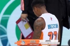 传射俱佳！皮特森半场12中7砍下21分7助三分9中4