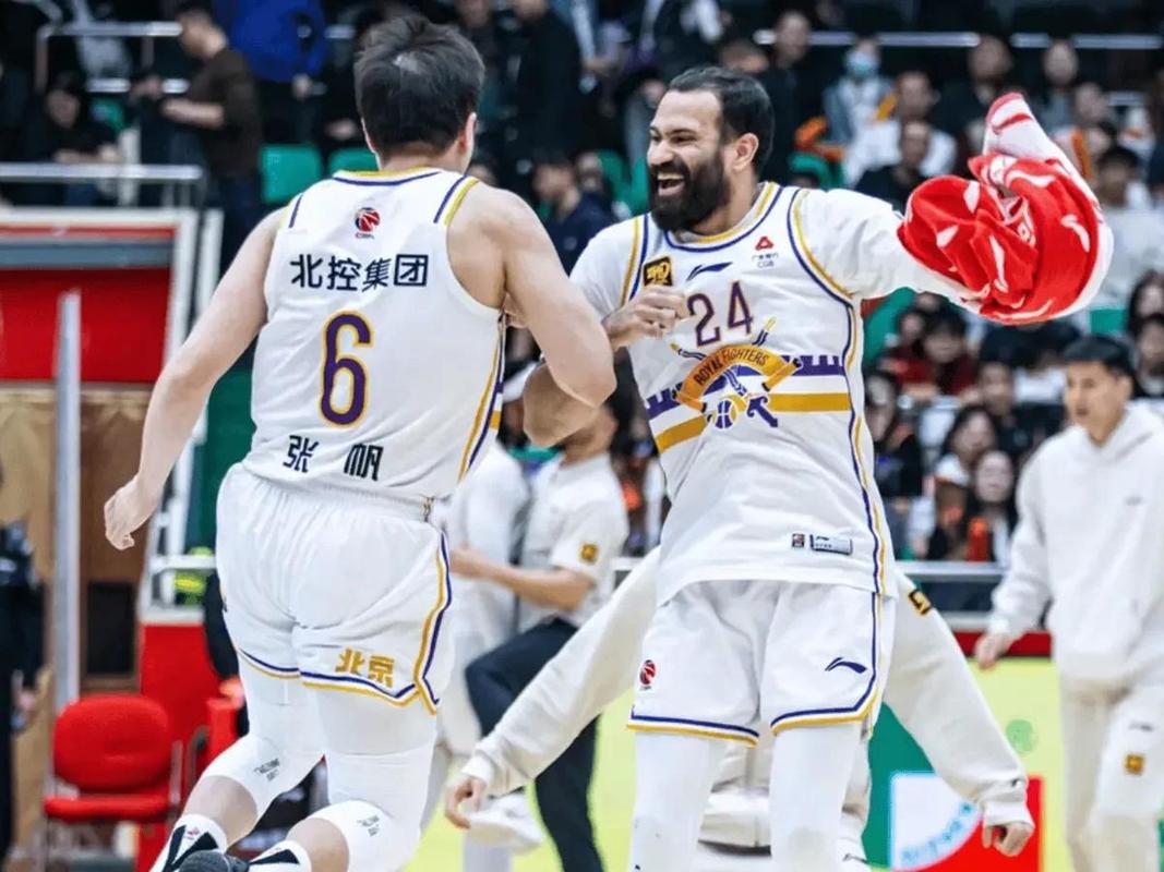 CBA第30轮：广东送四川30连败浙江负北京上海11连胜吉林胜辽宁